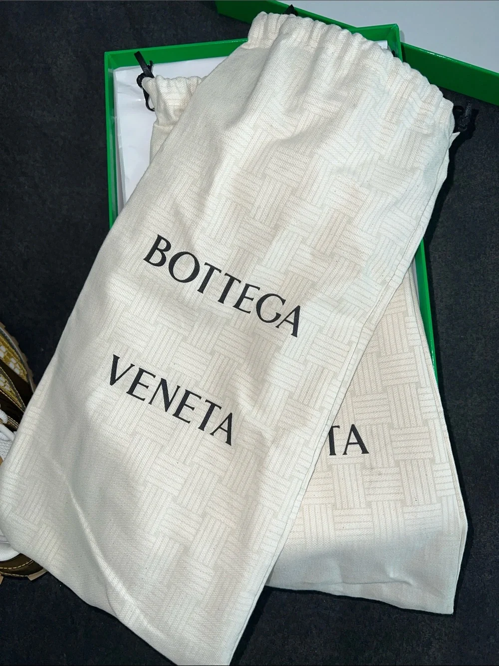 24 hr sale - Bottega Veneta Orbit Sneakers Gold-White - 37
